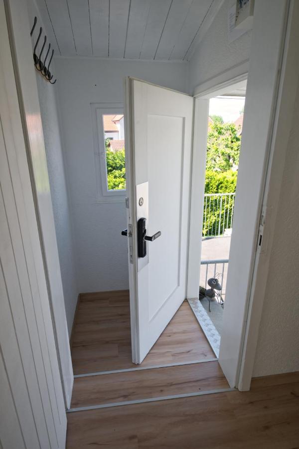 Lake Getaway Apartment With Private Entrance, Right On The Lake Constance Cycle Path, Barbecue Area, Free Wifi, Netflix And Free Bikes Salmsach Extérieur photo